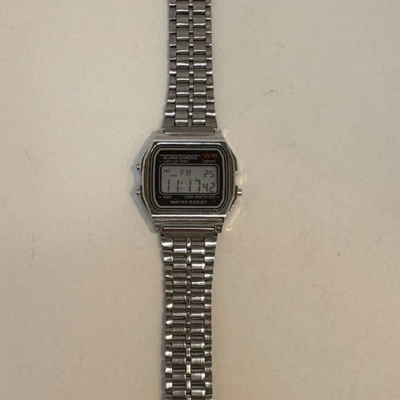 Vintage Style Stainless Steel Digital Watch Alarm Chrono Water Resist - Picture 1 of 3